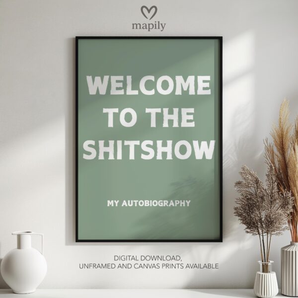 Graphic statement print Welcome Autobiography with a minimalist layout and modern flair